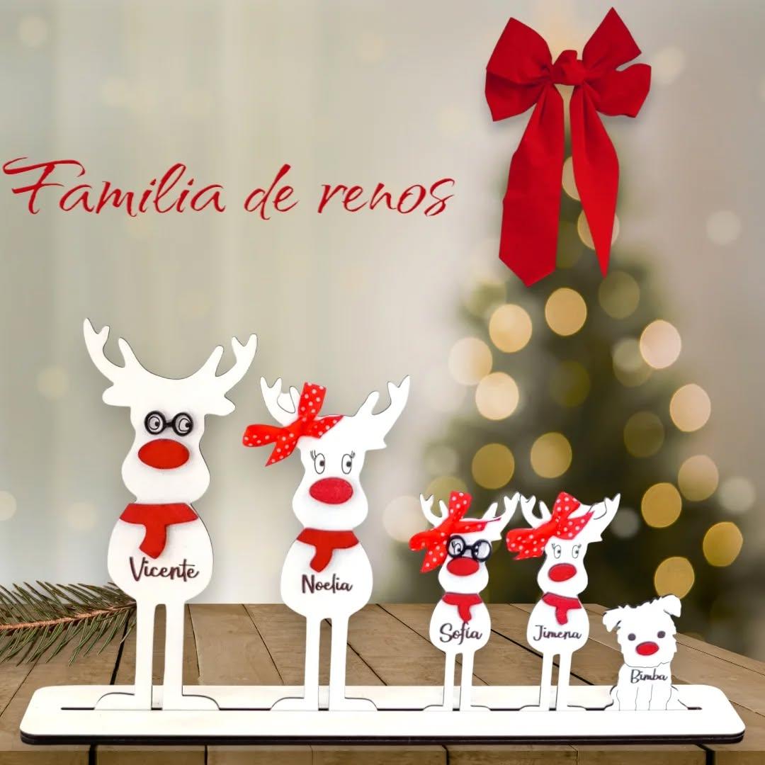 Figura decorativa de madera con familia de renos personalizada con nombres – Adorno navideño para el hogar – La Caseta de Julia
