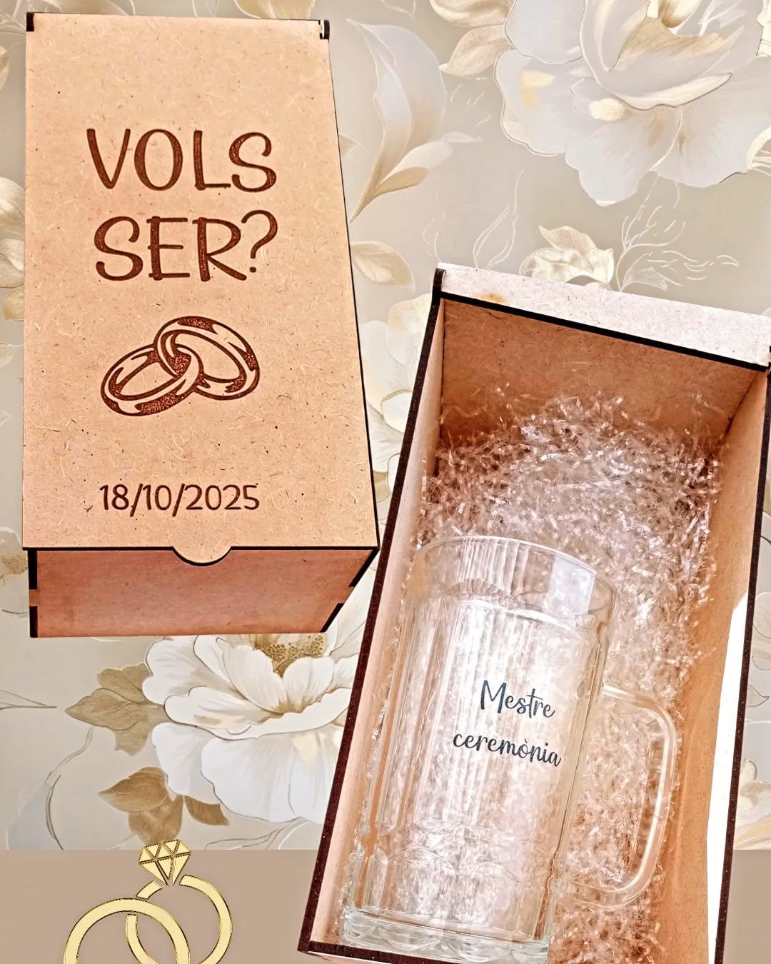 Jarra de cerveza personalizable con grabado y caja de regalo con propuesta y fecha – Detalle para ceremonia o boda – La Caseta de Julia